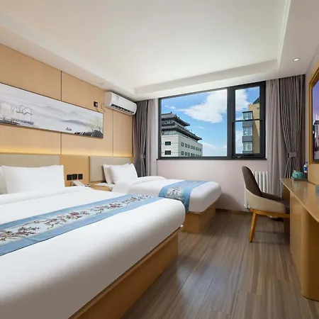 East Sacred Hotel--Very Near Beijing Tiananmen Square ,The Forbidden City,The Temple Of Heaven ,3 Minutes' Walk To Wangfujing Subway ,Located In The Center Of Beijing, Many Shopping Malls Around,Newly Renovated Hotel-Able To Receive Foreign Guests Exterior photo