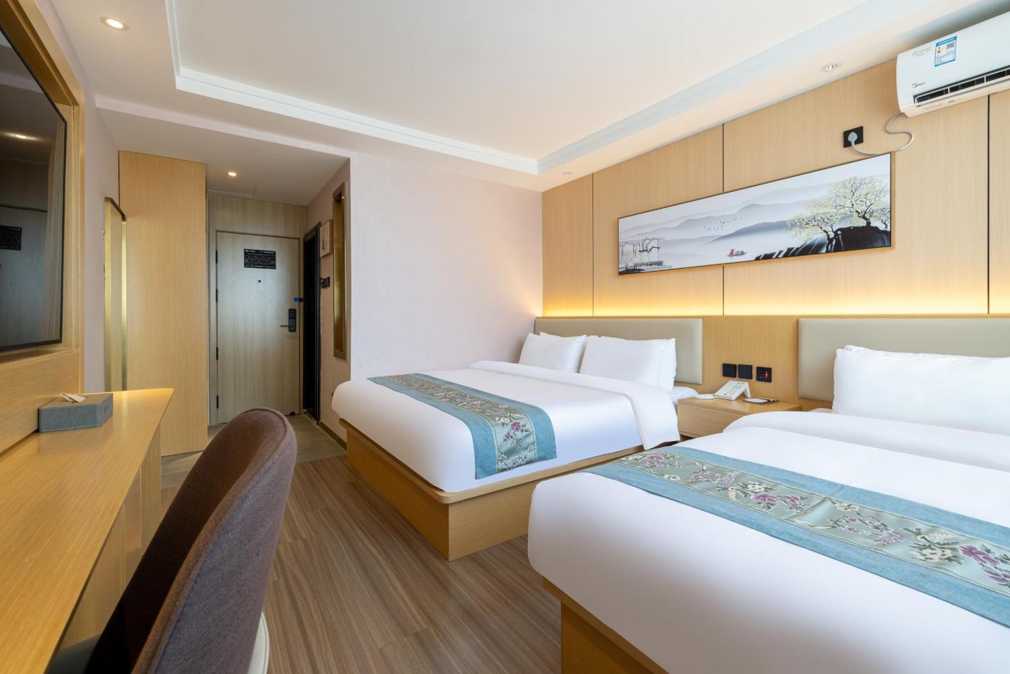East Sacred Hotel: Tiananmen Square Proximity With Tourism Services Beijing